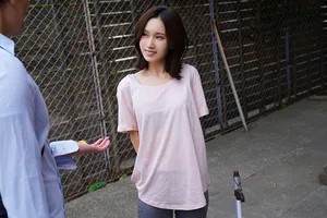 Cô nàng nhà bên tốt bụng chăm sóc cậu thanh niên bị sốt và sau đó … Cô nàng nhà bên tốt bụng chăm sóc cậu thanh niên bị sốt và sau đó …