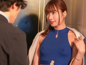 Cô nàng nhà bên xinh đẹp mới chuyển đến lại là một thánh dâm Cô nàng nhà bên xinh đẹp mới chuyển đến lại là một thánh dâm