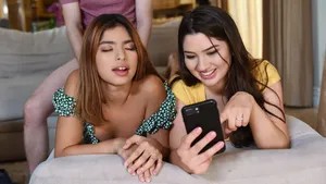 Địt bạn thân của em gái không đủ khả năng trả tiền nhà Địt bạn thân của em gái không đủ khả năng trả tiền nhà