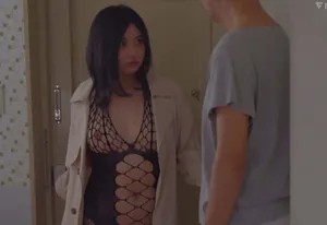 Gõ cửa phàn nàn gã gần nhà, cô gái vô tình bị biến thành hầu gái tình dục Gõ cửa phàn nàn gã gần nhà, cô gái vô tình bị biến thành hầu gái tình dục