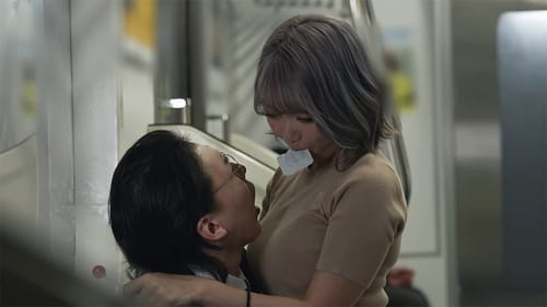 Thanh niên chụp lén quần lót gái trên chuyến tàu về nhà Thanh niên chụp lén quần lót gái trên chuyến tàu về nhà