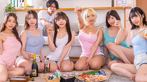 Thanh niên may mắn dọn đến ở chung trong một căn nhà toàn phụ nữ "cởi mở" Thanh niên may mắn dọn đến ở chung trong một căn nhà toàn phụ nữ "cởi mở"