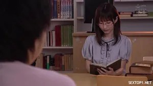 Trai ngoan nhút nhát phải lòng gái hư Trai ngoan nhút nhát phải lòng gái hư